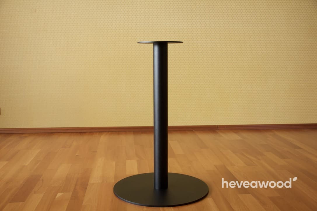 Černá stolová podnož s kulatou základnou Ø 480 mm, pohled z boku